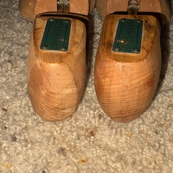Men’s Cole Haan Shoe Trees Large Cedar Adjustable Brass Pair - Picture 8 of 12